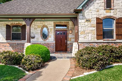 915 Glen Meadow Court, Garland, TX 75044 - Photo 4