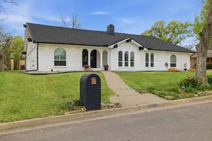 1613 Glasgow Dr, Arlington, TX 76015 - Photo 2