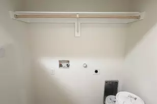 909 Lister Dr, Garland, TX 75040 - Photo 8