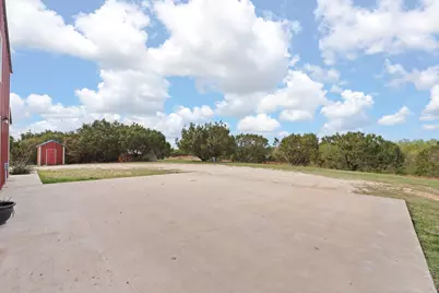 420 Overlook Drive, Cleburne, TX 76033 - Photo 34