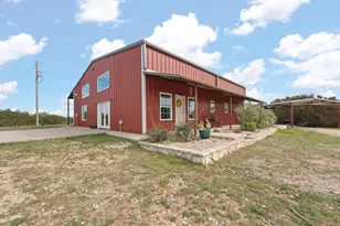 420 Overlook Dr, Cleburne, TX 76033 - Photo 2