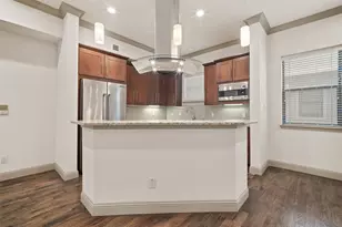 1021 Pavillion St, Dallas, TX 75204 - Photo 2