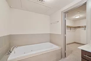 1021 Pavillion St, Dallas, TX 75204 - Photo 14