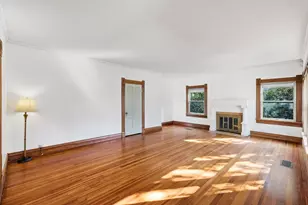 2044 W Oak St, Denton, TX 76201 - Photo 8