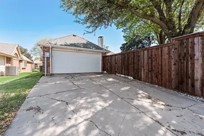 2112 Wallbrook Drive, Lewisville, TX 75067 - Photo 32