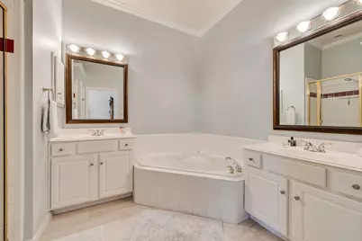 2112 Wallbrook Drive, Lewisville, TX 75067 - Photo 22