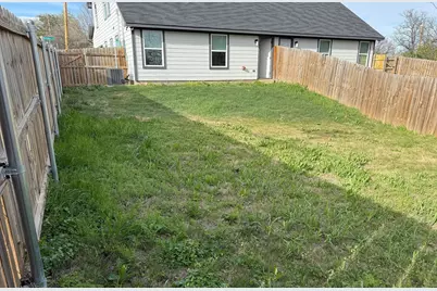 1700 E Powell Avenue, Fort Worth, TX 76104 - Photo 14