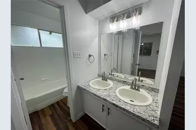 518 W Lovers Lane, Arlington, TX 76010 - Photo 12