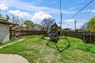 1901 Yorkstown Dr, Ennis, TX 75119 - Photo 32