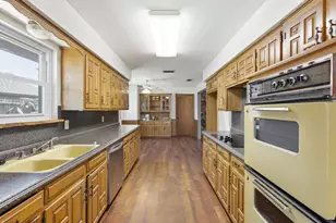 1901 Yorkstown Dr, Ennis, TX 75119 - Photo 10