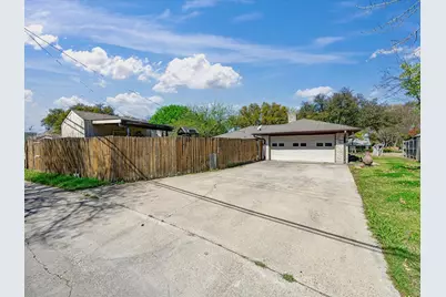 1901 Yorkstown Drive, Ennis, TX 75119 - Photo 36