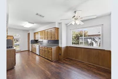 1901 Yorkstown Drive, Ennis, TX 75119 - Photo 6