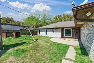 1901 Yorkstown Dr, Ennis, TX 75119 - Photo 34