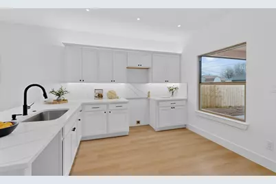 10174 Budtime Lane, Dallas, TX 75217 - Photo 8