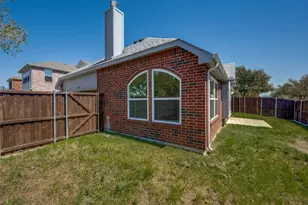 1810 Crosshaven Dr, Lewisville, TX 75077 - Photo 12