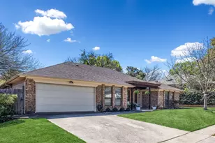 903 Forest Trail Ct, Euless, TX 76039 - Photo 2