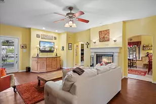 5204 Nueces Ct, Granbury, TX 76049 - Photo 10