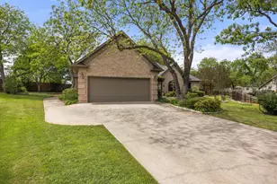 5204 Nueces Ct, Granbury, TX 76049 - Photo 4