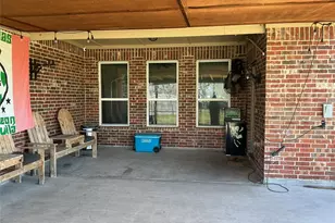 721 Meadow Springs Dr, Glenn Heights, TX 75154 - Photo 10