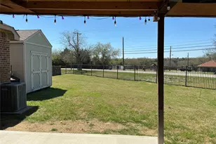 721 Meadow Springs Dr, Glenn Heights, TX 75154 - Photo 12