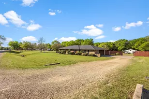 1108 Lakefront Dr, Waxahachie, TX 75165 - Photo 2