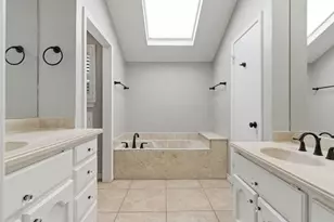 1704 Saxon Dr, Bedford, TX 76021 - Photo 16