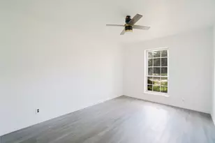 7709 Marlborough Dr W, Fort Worth, TX 76134 - Photo 6