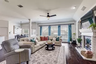 400 S Hampton Ct, Lewisville, TX 75056 - Photo 6
