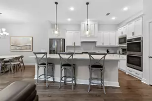 580 Courtyard Ln, Irving, TX 75039 - Photo 8