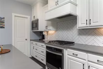 631 Cobblestone Lane, Irving, TX 75039 - Photo 8