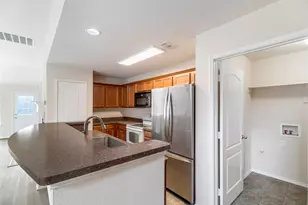5140 Mirror Lake Dr, Haltom City, TX 76117 - Photo 8