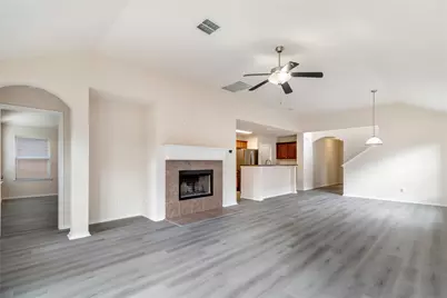 5140 Mirror Lake Drive, Haltom City, TX 76117 - Photo 4
