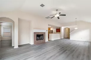 5140 Mirror Lake Dr, Haltom City, TX 76117 - Photo 4