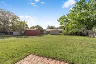 4408 Tiptop St, Haltom City, TX 76117 - Photo 24