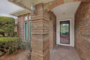 828 Mayfair Hill Ct, Bedford, TX 76021 - Photo 4