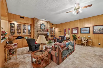 1605 Heather Court, Cleburne, TX 76033 - Photo 4