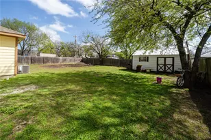 105 S 6th St, Celeste, TX 75423 - Photo 22