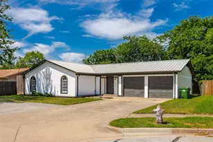 6633 Anne Ct, Watauga, TX 76148 - Photo 1