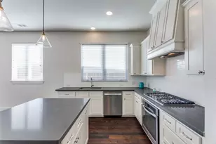 402 Templeton Dr, Fort Worth, TX 76107 - Photo 12