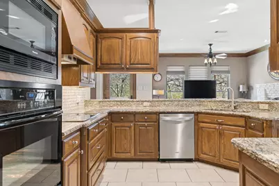 5307 Hidden Trails Drive, Arlington, TX 76017 - Photo 10