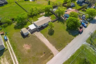 6028 Bear Creek Dr E, Fort Worth, TX 76126 - Photo 2