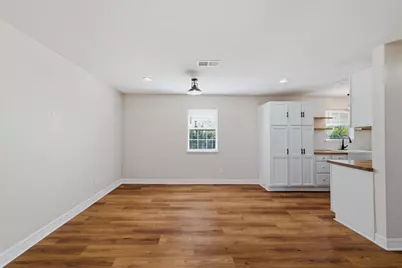 6028 Bear Creek Drive E, Fort Worth, TX 76126 - Photo 6