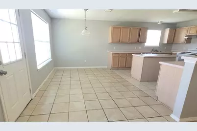 865 W Lynn Creek Drive, Arlington, TX 76001 - Photo 8