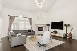 2671 Corona Dr, Grand Prairie, TX 75054 - Photo 6