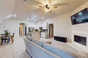 421 Catherine Ln, Lantana, TX 76226 - Photo 2