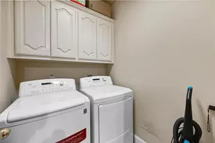 8117 Cherry Laurel Ln, Irving, TX 75063 - Photo 22