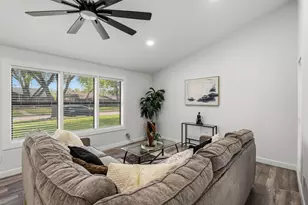 5705 Bentley Dr, Garland, TX 75043 - Photo 8