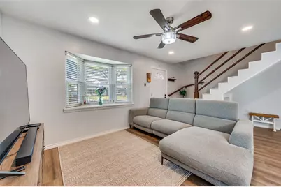 2924 W 11th Street, Irving, TX 75060 - Photo 8