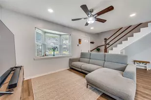 2924 W 11th St, Irving, TX 75060 - Photo 8