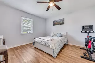 2924 W 11th St, Irving, TX 75060 - Photo 14